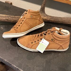 Taos Footwear High-Top Sneakers- NWT!